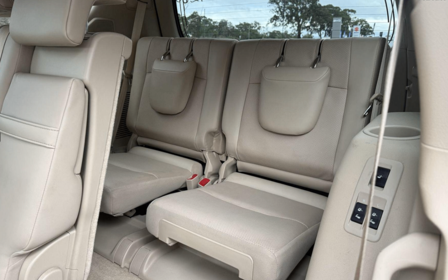 LandCruiser Prado Kakadu 2.8DT 4x4 photo 17 of 29