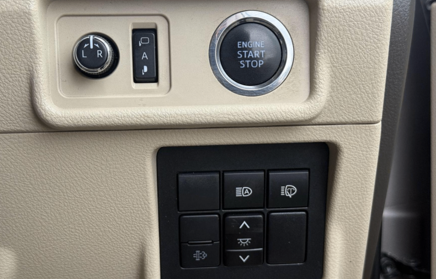 LandCruiser Prado Kakadu 2.8DT 4x4 photo 24 of 29