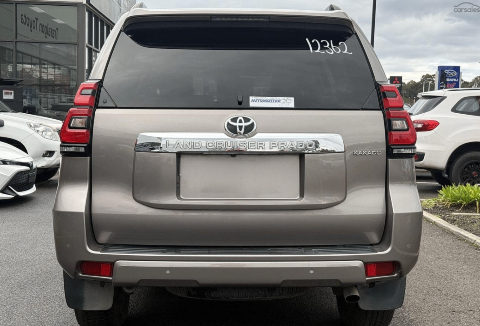 LandCruiser Prado Kakadu 2.8DT 4x4 photo 6 of 29