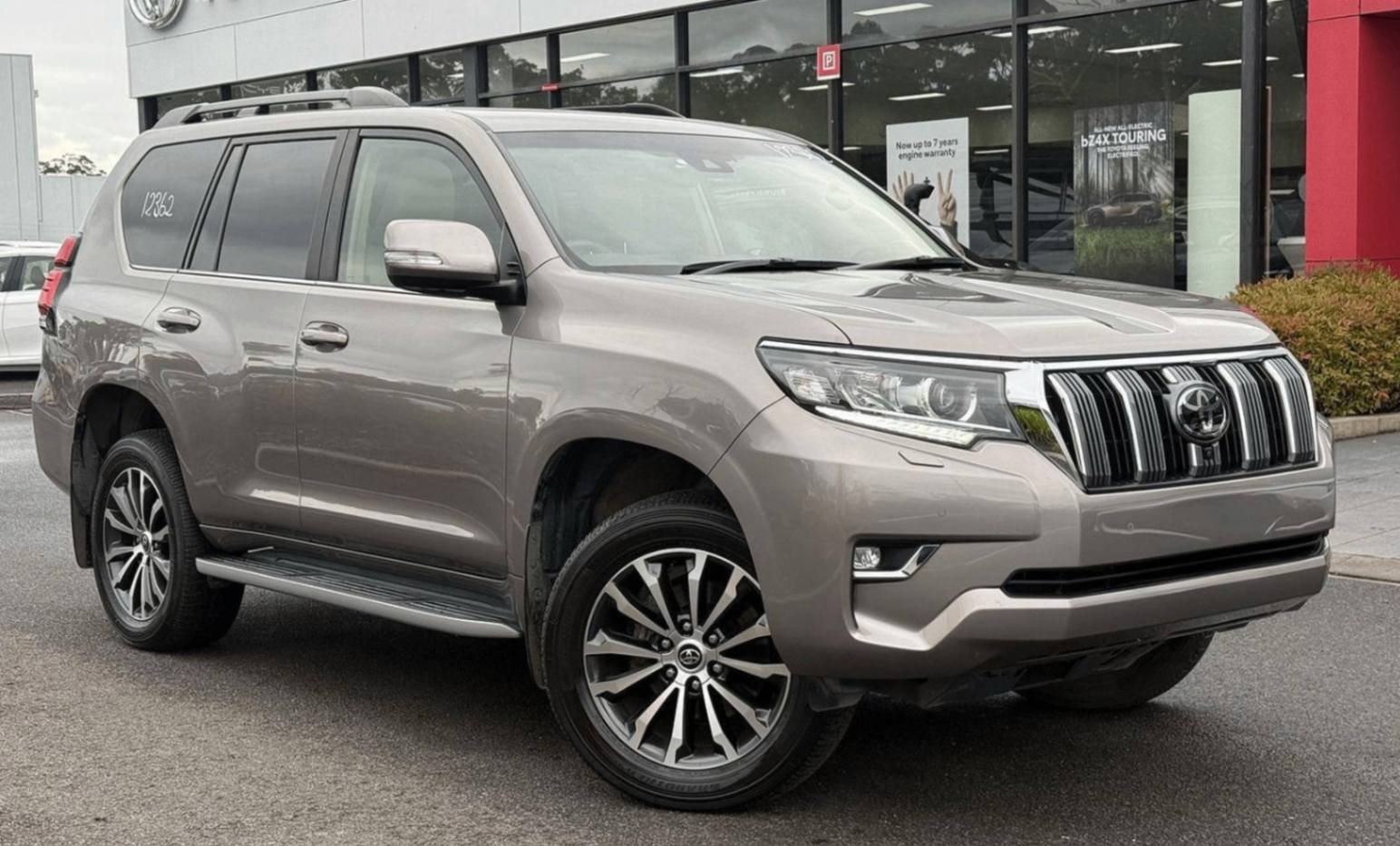 LandCruiser Prado Kakadu 2.8DT 4x4 photo 1 of 29